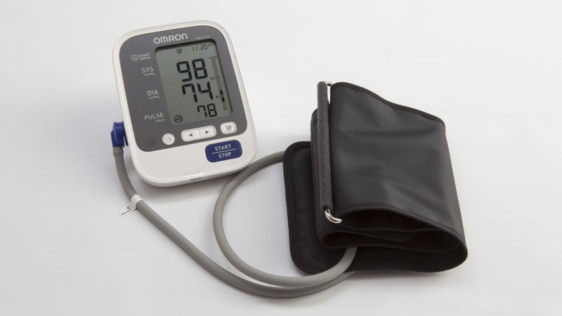 Omron HEM-7130 Bp Monitor