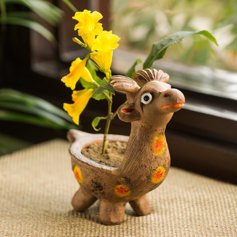ExclusiveLane 'Smiling Giraffe' Handmade Garden Decorative Planter In Terracotta Plant Container Set(Terracotta)