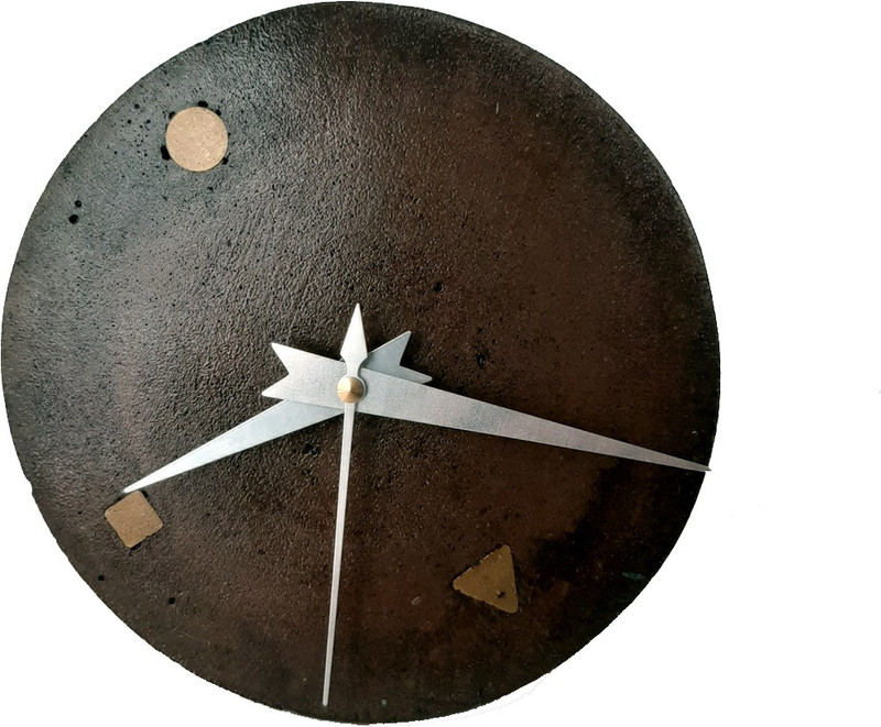 gwoss Analog Red Clock
