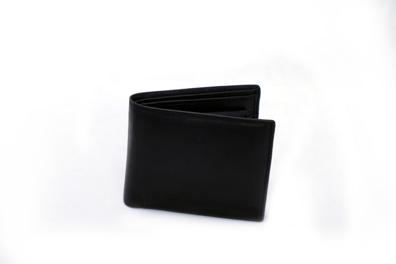 royal leather Men Black Genuine Leather Wallet(9 Card Slots)