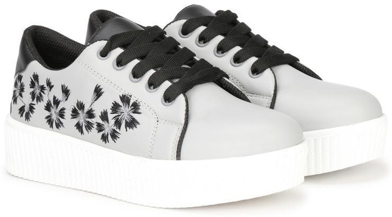 top 10 sneakers under 2000