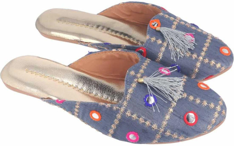 rajeraj Women Grey Flats