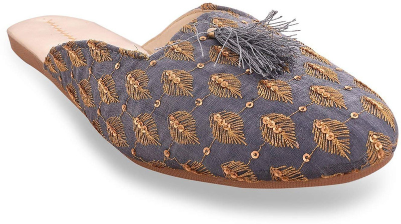 rajeraj Women Grey Flats