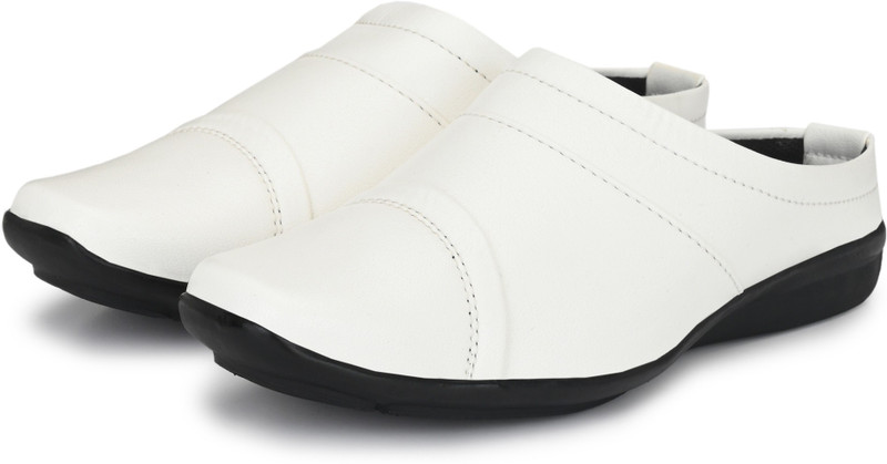 von huette Comfortable Half Shoes / mule Casuals For Men(White)