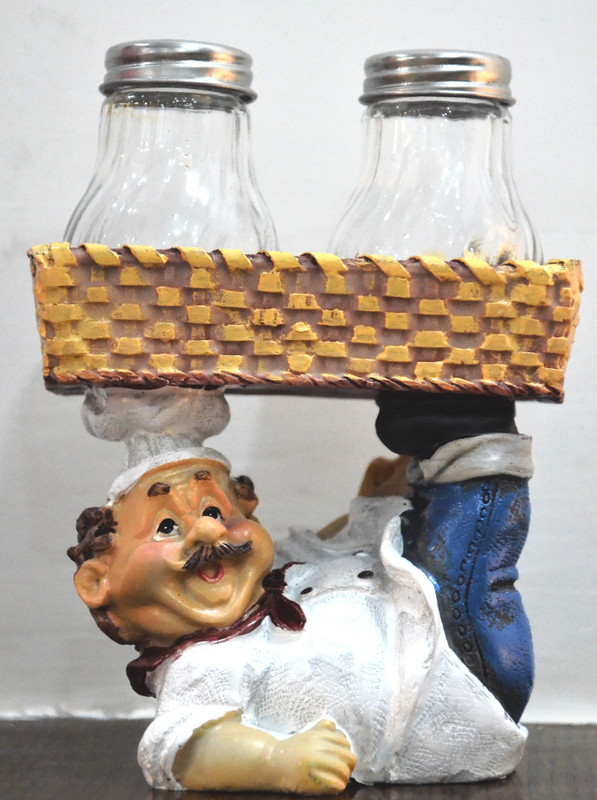 craftfry Salt and Pepper Shakers Stand with Glass Shakers Decorative Showpiece  -  15 cm(Polyresin, Multicolor)