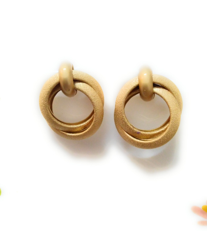 silvagoo Light golden polished stud earrings Metal Stud Earring