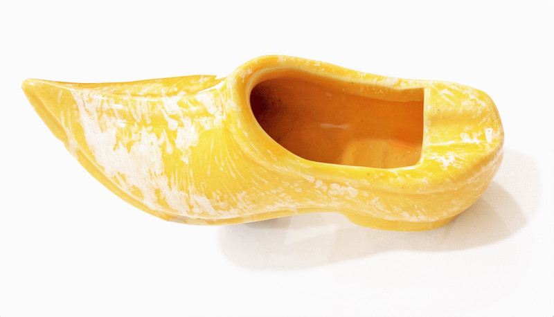 Little Things Shoe Ashtray Green Ceramic Ashtray(Pack of 1)