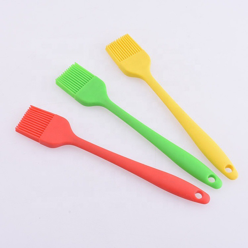 KitchenFest ® Full Silicone Brush 21 cm Long for Kitchen Cooking Oiling, Clove Pastry Cake Mixer, Decoration Baking Glazing Grilling Tandoor and Barbeque- Silicone Flat Pastry Brush(Pack of 1)