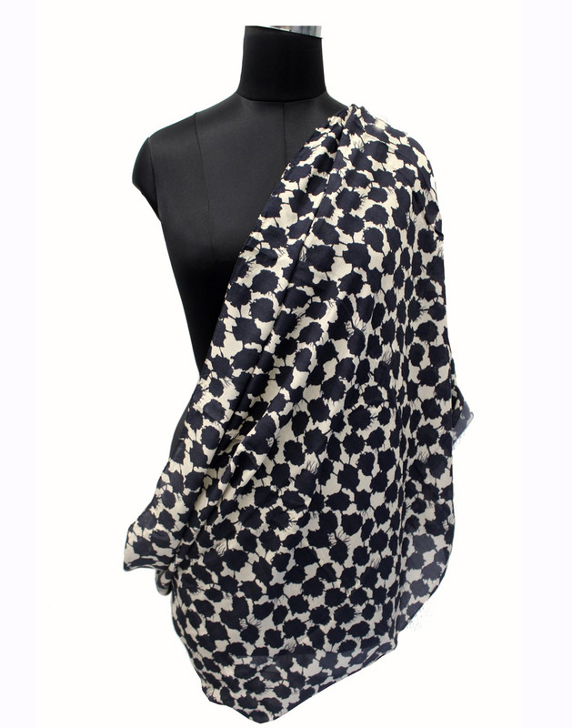 DESI Butik Feeding Cloak(Black)