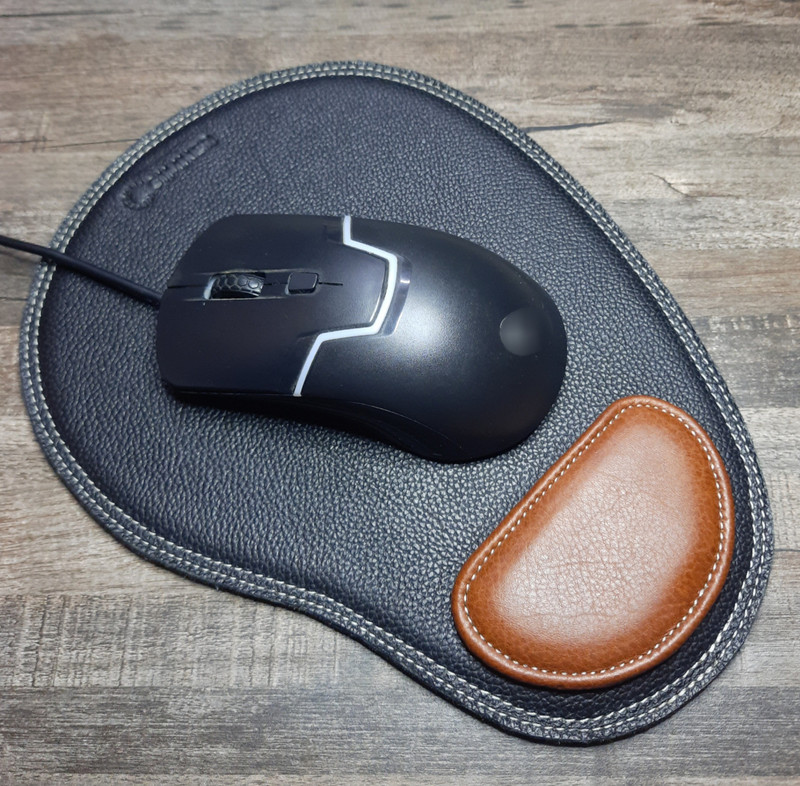GIMNER GENUINE LEATHER MOUSE PAD WITH WRIST SUPPORT FOR LAPTOPS, COMPUTER AND DESKTOP High Quality Leather With Non Slippy Velvet Non Slip Base Mousepad(Multicolor)