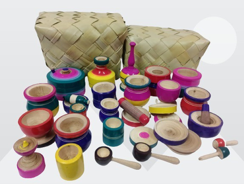 KAARPAAGAA INC Miniature Hand Crafted Wooden Choopu Jaaman Set For Kids(Multicolor)