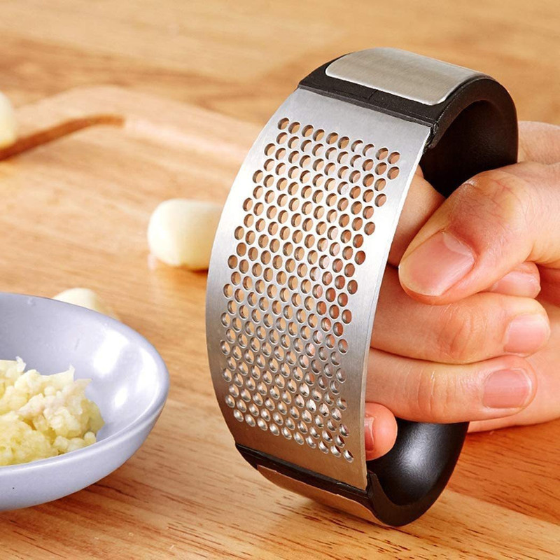 ABlue Clipper Garlic Press Rocker Stainless Steel Garlic Mincer Crusher and Peeler, Ergonomic, Easy to Use Garlic Press(Steel)