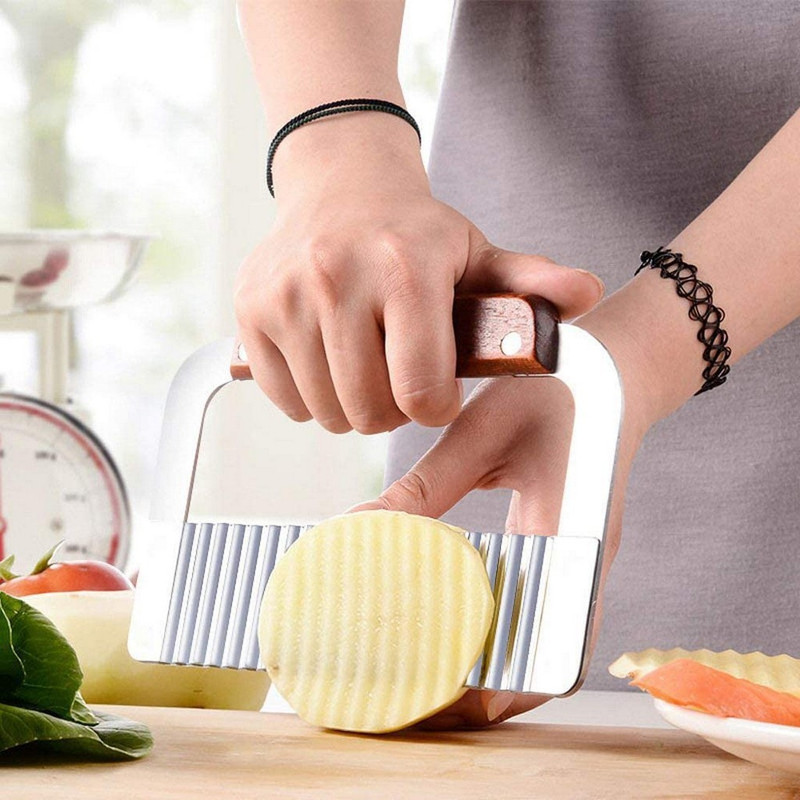 SHIDHMI Crinkle Cutting wood Handle Baking Comb(Stainless Steel Pack of 1)