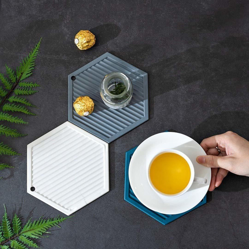 KPNG Silicone Rubber Trivet Mat for Hot Pan and Pot Hot Pads Counter Mat Heat Resistant Table Dish Drying Placements. Polished Trivet(Pack of 3)