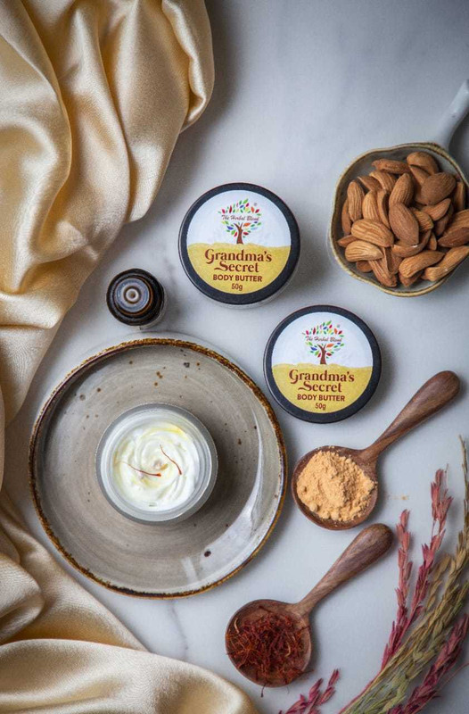 the herbal blend Grandmas Secret Body Butter(50 g)