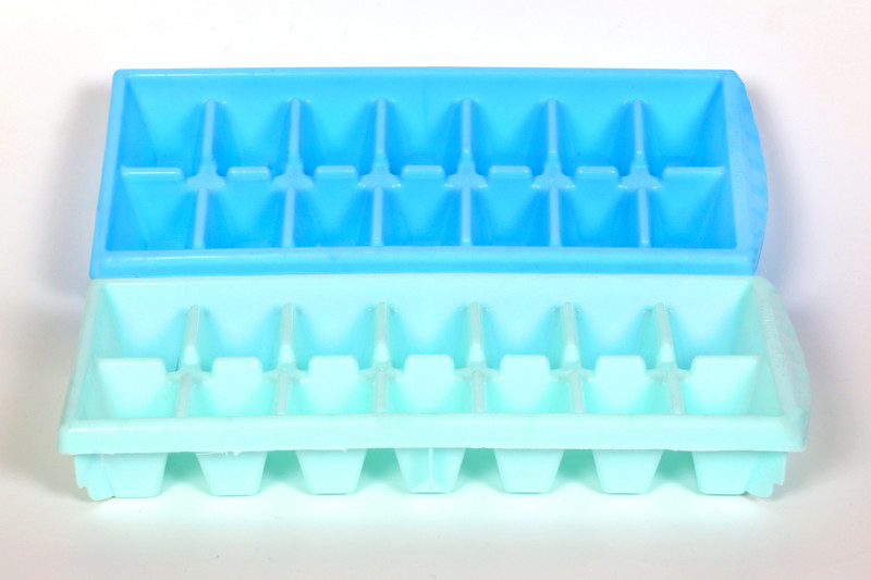 AVON STAR GALLERY Blue Plastic Ice Cube Tray(Pack of2)