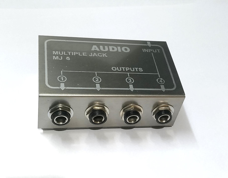 sriaarnika M J-5 Multiple Jack 1 to 4 Channel Splitter Mono Passive Instrument In/Outs(Silver)