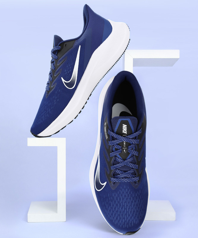 NIKE Air Zoom Winflo 7 Running Shoes For Men(Blue)