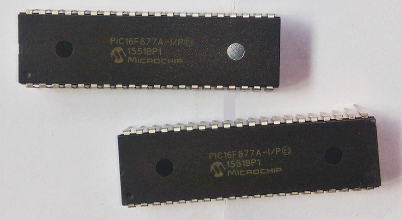 Surya El PIC 16F877A 40 Pin DIP Microcontroller from MicroChip(Black)