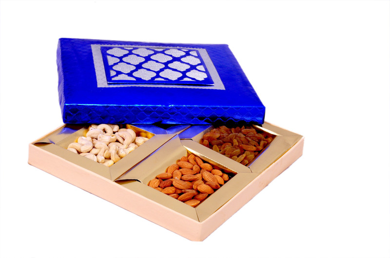 Skylofts Dry Fruits Diwali Gift Box Almonds, Cashews, Raisins, Pistachios