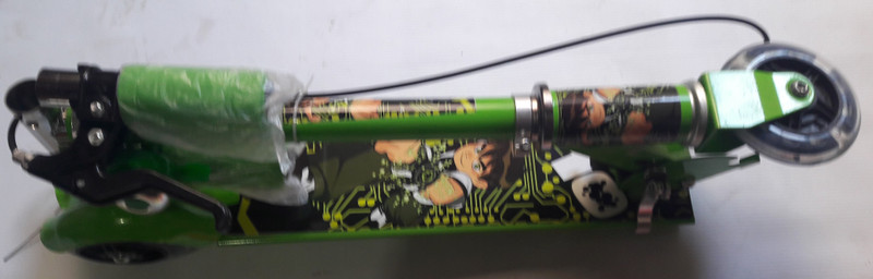 Output Ben 10 Three Wheeled Scooter(Green)