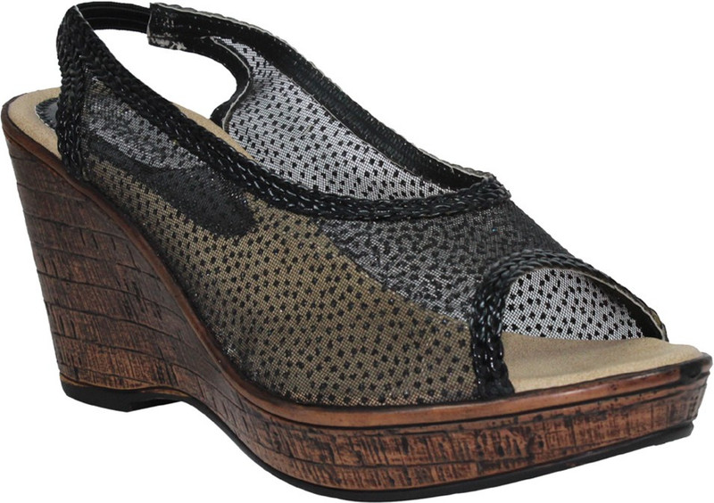 Faith Women Black Wedges