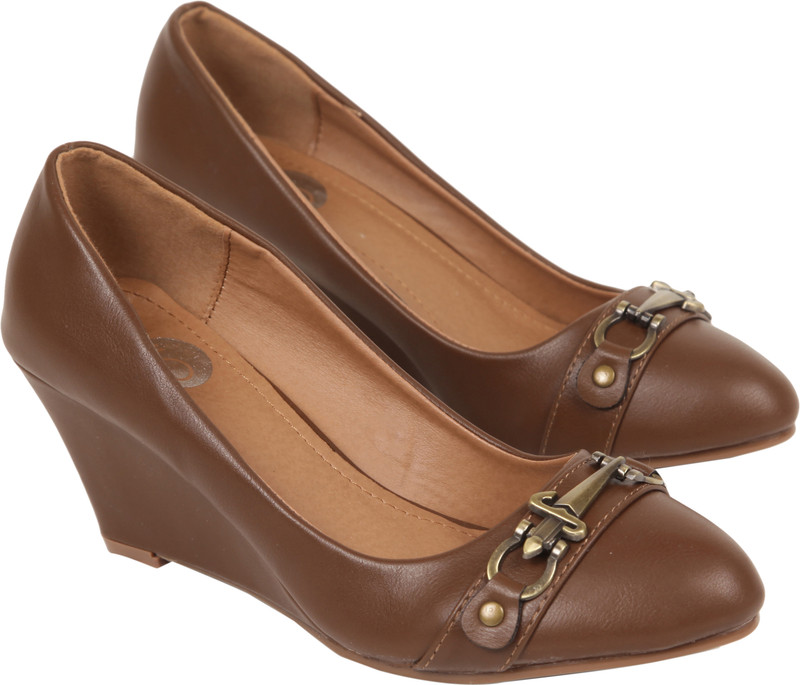 Ilo Women Brown Wedges
