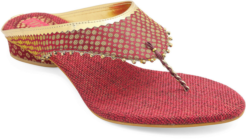 Footrendz Women Maroon Flats
