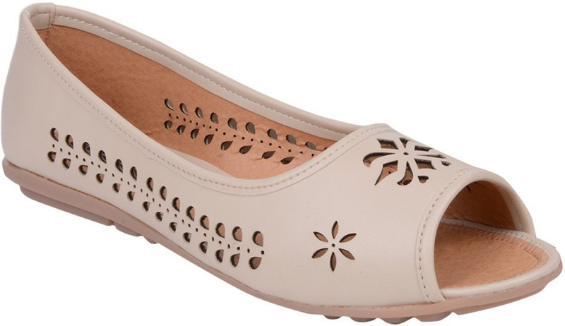 Footshez Women Beige Bellies