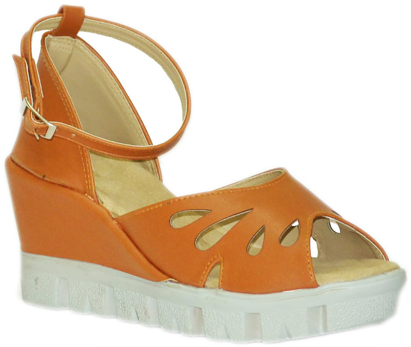 With The Fashion Women Tan Clogs