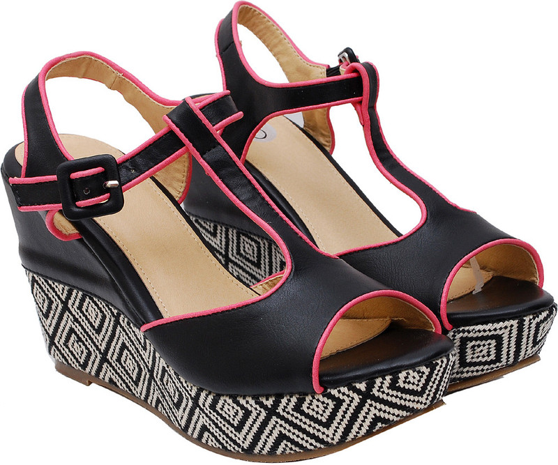 Ilo Women Black Wedges