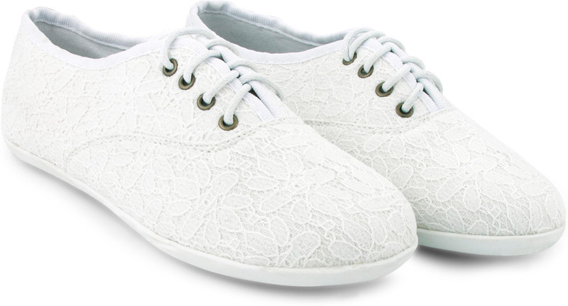 Stay in Vogue - White Sneakers - footwear