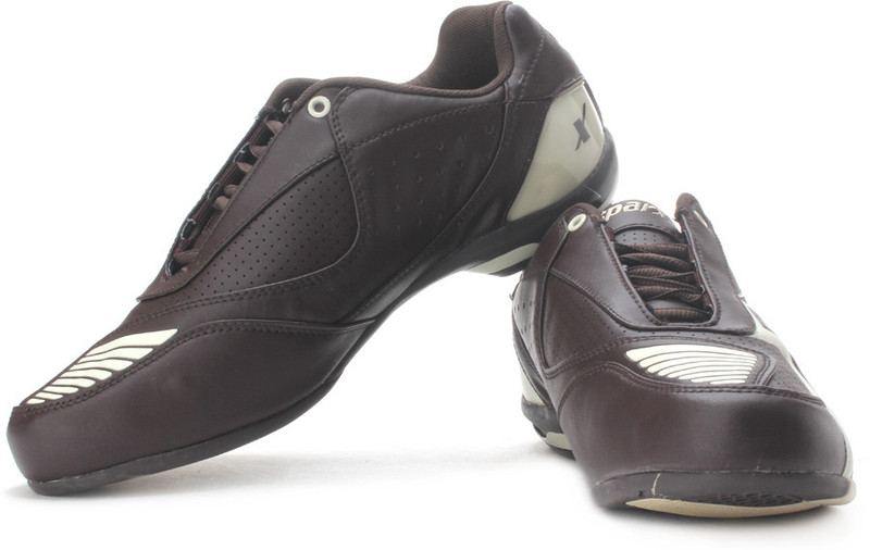 Sparx SM-78 Outdoors Shoes For Men(Brown, Beige)