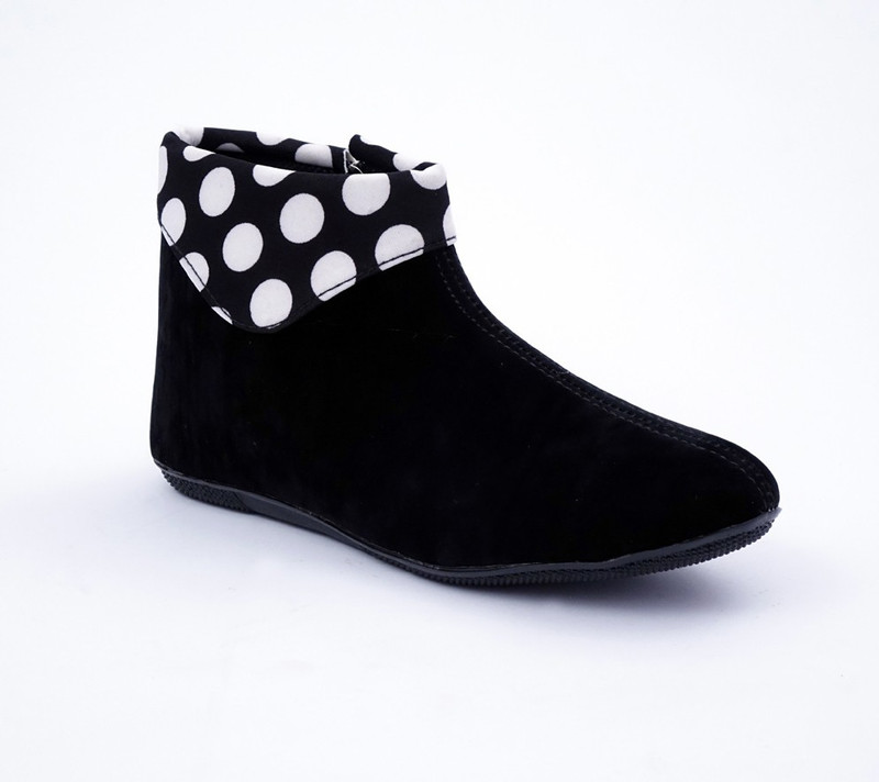 Relexop Boots(Black) RS.449 (55.00% Off) - Flipkart