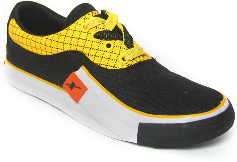 Sparx Sporty Canvas Shoes For Men(Black, Yellow)