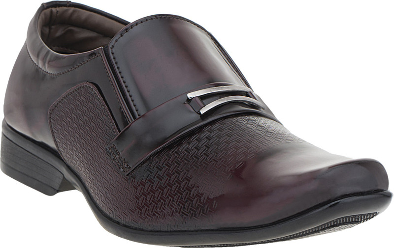 Footista Volante Slip On For Men(Maroon)