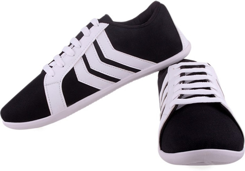 Shoe Striker Stripes Black Canvas Shoes For Men(White)