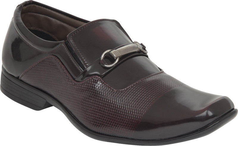 Footista Vantage Slip On For Men(Maroon)