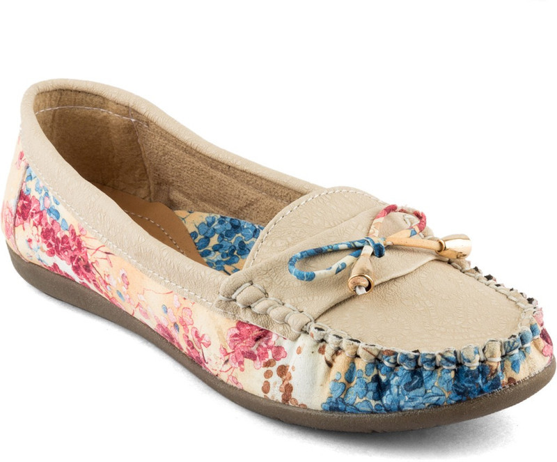 Tashi Stylish Cream Mocassin For Women(Multicolor) Tashi Stylish Cream Mocassin For Women(Multicolor)