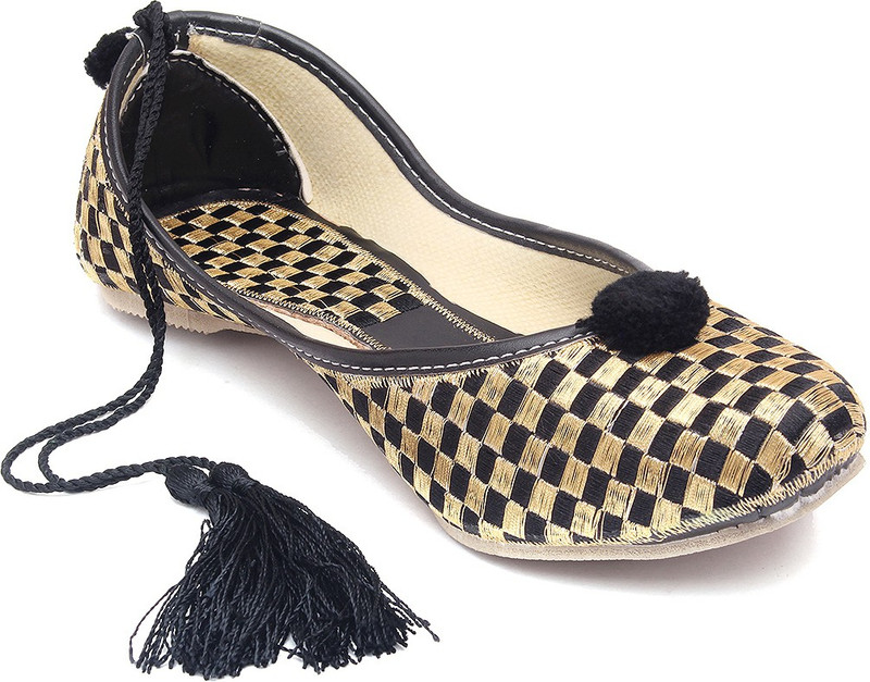 Paduki Ethnic Mojaris For Women(Black, Gold)