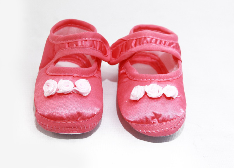 Empreus Girls(Pink) RS.1499 (66.00% Off) - Flipkart