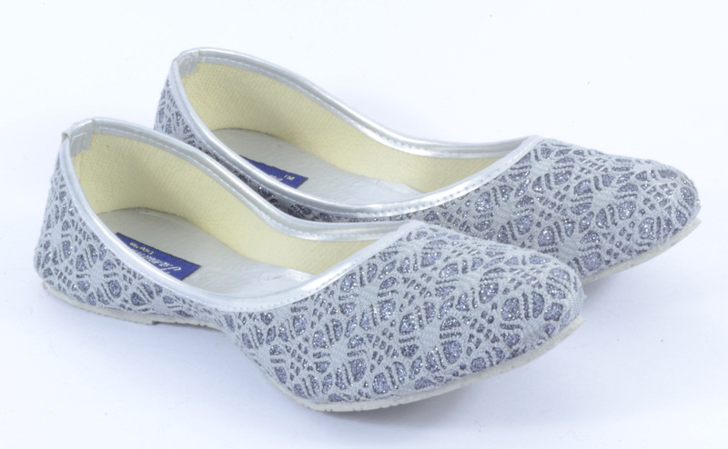 Tamanna Makdi Bellies For Women(Grey)