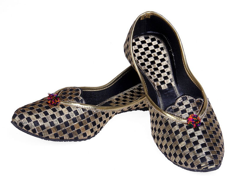 Goyal Square Pattern Bellies For Women(Gold, Black)