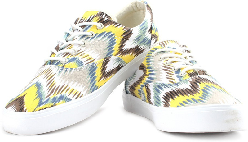 United Colors of Benetton Men Boat Shoes(Beige, Brown, Multicolor, White) RS.869 (71.00% Off) - Flipkart