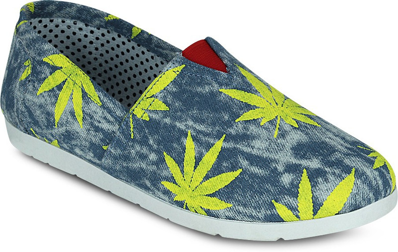 Get Glamr Graffiti Yama Slip On Sneakers For Women(Green, Blue)