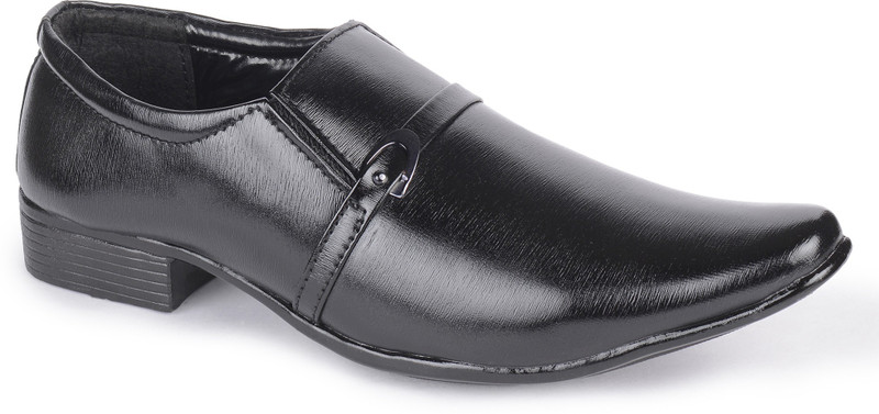 Semana Slip On Shoes For Men(Black)