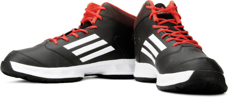 ADIDAS Shove Basketball Shoes For Men(White, Black)