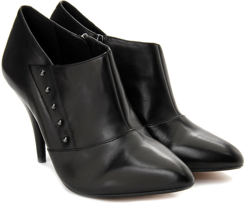 Clarks Azizi Astra Women Boots(Black) RS.3110 (55.00% Off) - Flipkart