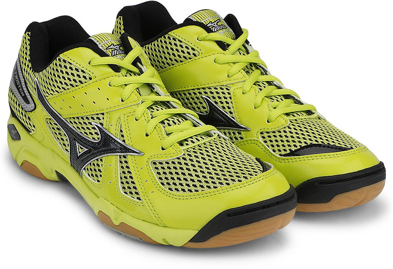 Mizuno Wave Twister 4 Badminton Shoes For Men(Black, Yellow)