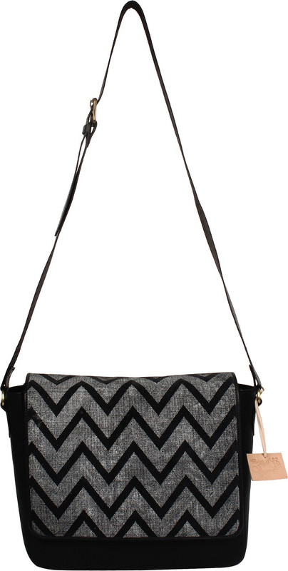 Rub & Style Black Messenger Bag